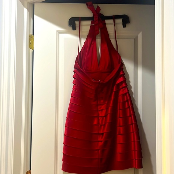 BCBG Max Azria - Red Tiered Halter Mini Dress Sz 6 - Picture 3 of 3